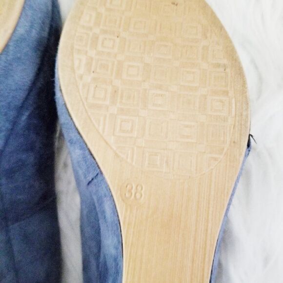 Browns wedge heel suede feel shoe - Picture 2 of 6